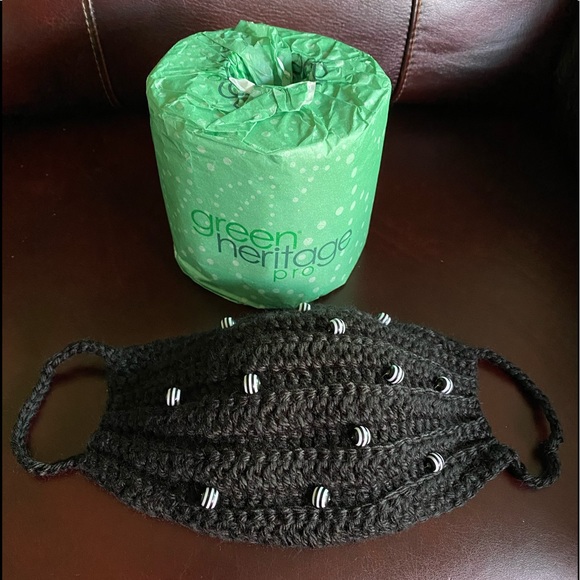 Decorative Hand-knitted Face Mask - Picture 4 of 10